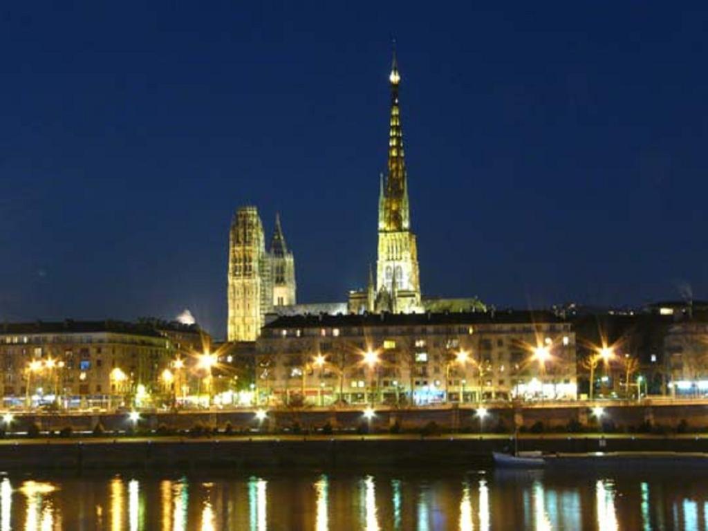 Hotel Ibis Styles Centre Cathédrale 3*